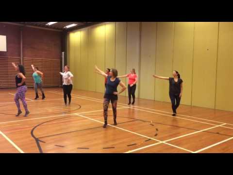 Não tá nem aí (quando ela chega)