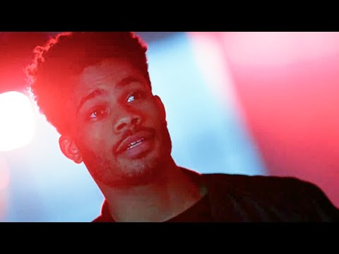 Black Lightning 4x11 Khalil fights and crushes the neck