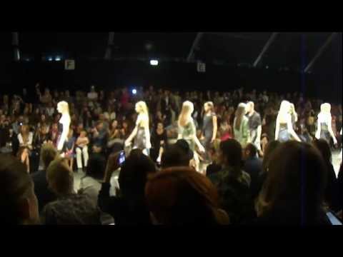 SFILATE DONNA MILANO SS2013 - C'N'C COSTUME NATIONAL