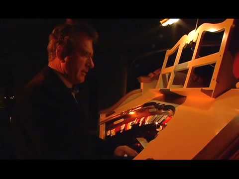 Lafayette Theatre (Suffern,NY) - Organist Jeff Barker