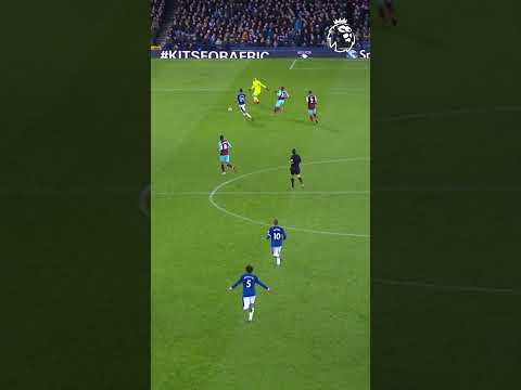 Wayne Rooney scores from halfway line