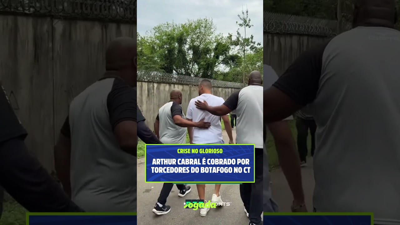 Imagem da notícia Arthur Cabral, ex-Ceará, é cobrado por torcedores do Botafogo no CT; assista