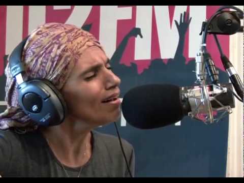 Etti Ankri on האיש הקטן מהרדיו