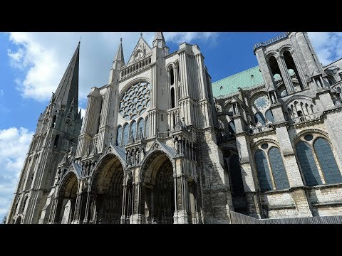 Battle begins over Notre-Dame's future