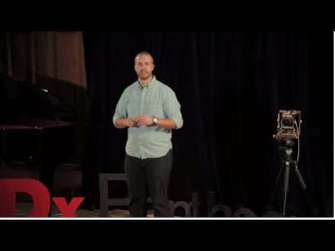 TEDxPanthéonSorbonne How are we really connecting with our devices? Eric Pickersgill