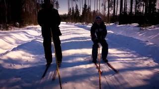 10.03.2013 ar slēpēm aiz ņivas.