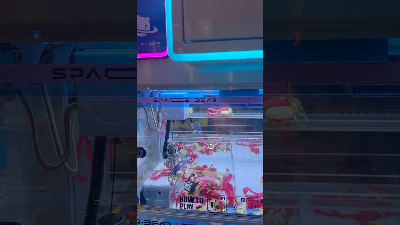 Kuromi ufo catcher #kuromi #sanrio #sanriogirl #foryou #kuromifytheworld #clawmachine #ufoキャッチャー