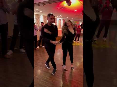 Intermediate Bachata Class Demo - Demetrio & Nicole - Bachata Dance Academy #bachata #bachatadance
