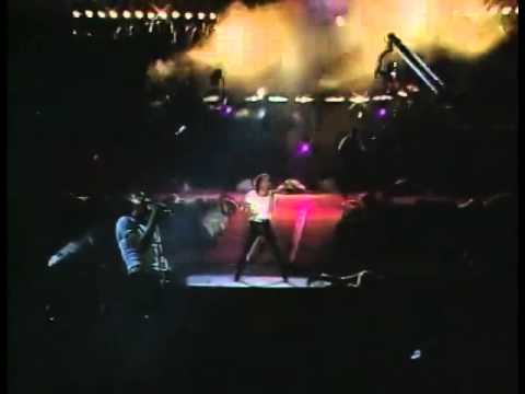 Wilkins - Qué me pasa contigo (Official Video)