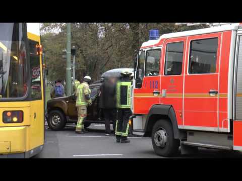 Unfall mit Tram - Kreuzung Osloer Straße Ecke Prinzenallee Berlin