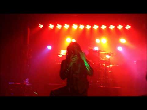 Lajon from SEVENDUST hijacks my phone during 'Pieces'