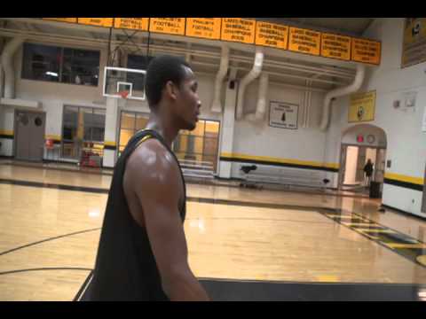 Wayne Selden Teaches the Euro Step | Five-Star Basketball