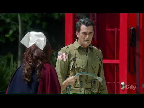 Modern family 9 episode 7 phil booth box