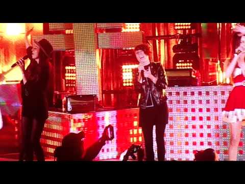 Katy Perry, Sara Bareilles, Ellie Goulding, Tegan & Sara - Roar (at Hollywood Bowl 10/23/13)