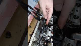 הוצאת אטם של שסתום, החלפת אטמי שסתומים של ראש מנוע (מיצובישי לנסר)