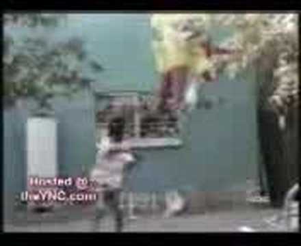 Divertidos bloopers rompiendo la piñata