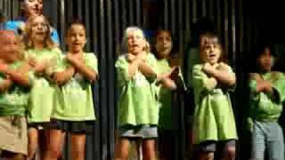 Bonhomme VBS - Oh No Never Let Go...