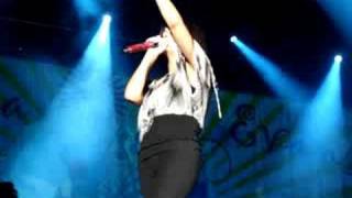 Low - Sara Evans new unreleased single live