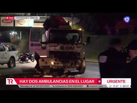 Un camión grúa y un colectivo chocaron en uno de los accesos a Villa Gobernador Gálvez