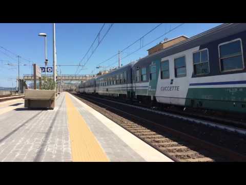 E656.289 + carrozze soccorso + cuccette [INV PESCARA C.LE - TORINO P.NUOVA]