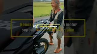 Download lagu Nenek nabrak sepeda motor di pinggir jalan #shorts mp3