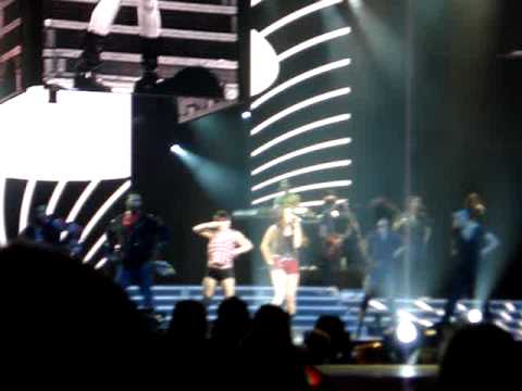 Miley Cyrus singing "Spotlight" in Charlotte NC on 11.24.09