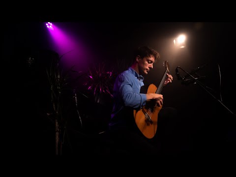 M. Llobet: Variations on a theme of Sor (Izidor Erazem Grafenauer)