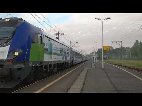 EU160-025 z EIC ,,Wysocki'' do Gdyni Głównej odjeżdża ze stacji początkowej.