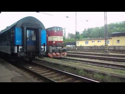 Odjezd vlaku Os 7065 (ČD 742.343, zpoždění 9 min) - Karlovy Vary, 19. 5. 2013