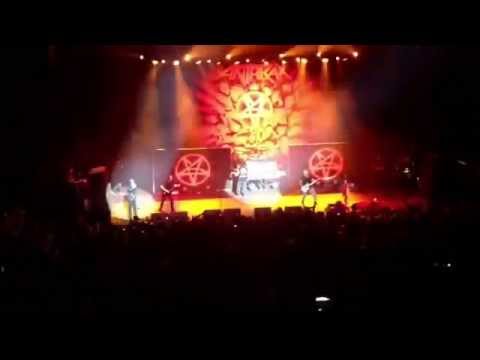 Anthrax playing Slayer "Raining Blood" intro for a Jeff Hanemann Tribute in Santiago, Chile.