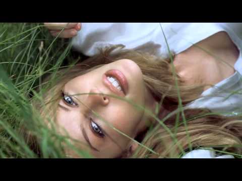 Pozdravi je ptico moja