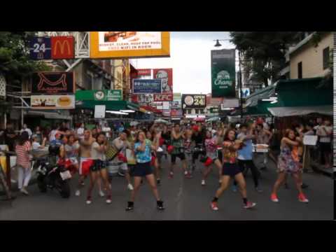 Flash Mob takes over Khao San Road, Bangkok