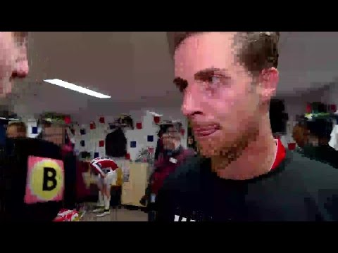 Jorden Peters viert feest nadat zeker is dat Willem II in de Eredivisie blijft