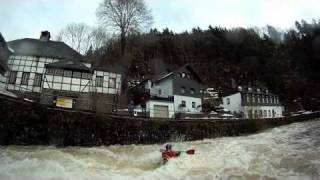 preview picture of video 'Wasser marsch! Wildwasserkajak Monschau Hohe Rur Gopro Hero'