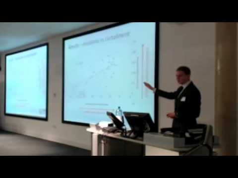Marek Kubik, talking on wind variability, at TSBE2013