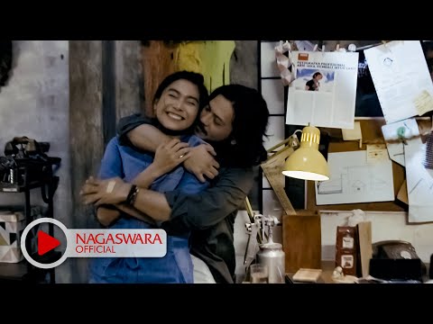 download lagu mp3 mp4 Kepingan Hati, download lagu Kepingan Hati gratis, unduh video klip Download Kepingan Hati Mp3 dan Mp4 Full Gratis