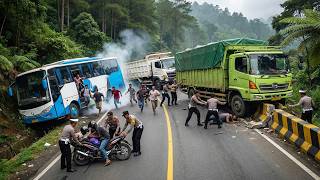 Download lagu Today's Incidents on the World's Extreme Roads mp3