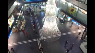 preview picture of video 'Bildimpressionen Bahnhof Zug (Schweiz) Weihnachten'