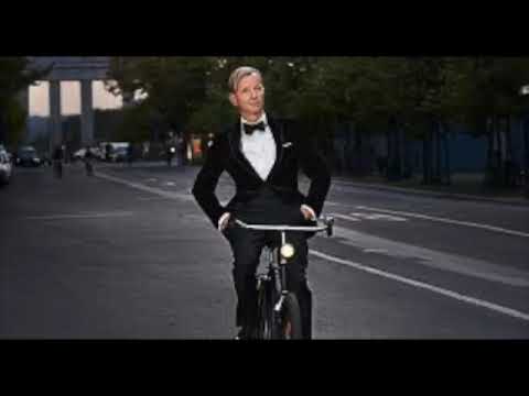 Max Raabe; "Moritat von Mackie Messer"; Kurt Weill