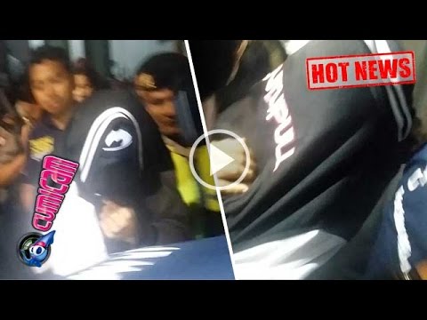 Olah TKP di Rumah Ipul, DS Pake Jaket Love You Pul - Cumicam 19 Februari 2016