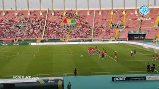 لحظة صعود لاعبي المنتخب المغربي الاولمبي لأرضية ملعب المولى عبد الله تحت قيادة النجم الزلزولي