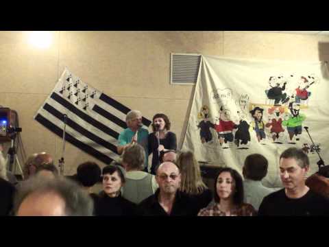 Gavotte de CALANHEL pour les 85 ans de Louis LALLOUR - TALEC Père et Fille  à PLOURAC'H