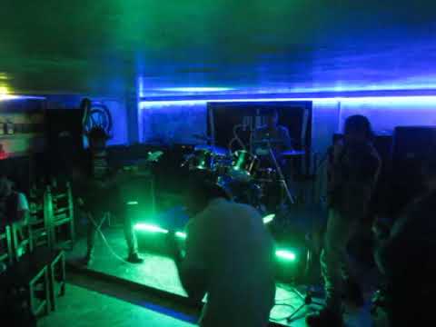 PURO HUESO - una vida sin sentido