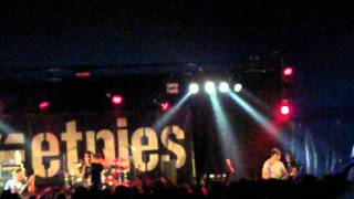 Shai Hulud - Let us at last praise the Colonizers of Dreams (live @ Groezrock 2011)