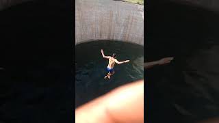 preview picture of video 'Jumping into well'