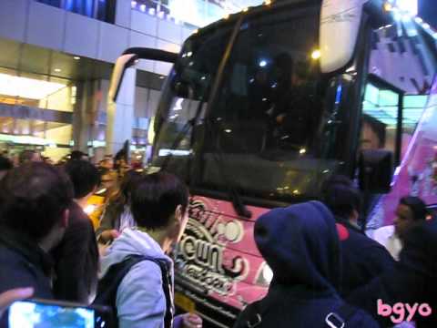[FANCAM] 111022 SNSD - Sica, Hyoyeon, Yuri + Yoona Arriving at W Hotel