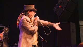 El Drogas y su 'Están para violarlas' en La Radio Encendida