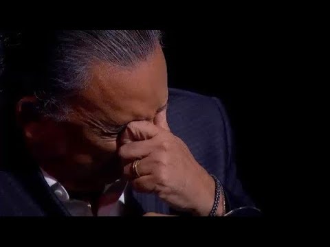 Galvão Bueno se emociona ao lembrar de Ayrton Senna no programa Vozes: "Herói nacional"