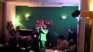 Video thumbnail for Autumn Leaves - Waldemar Golebski Akai EWI 4000s solo by GOLEBSKI!
