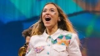 Lauren Daigle singing her new song He's Never Gunna Change at the T-Mobile Center 10/26/23